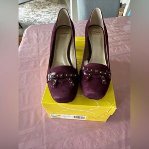 Joan & David suede & patent leather burgundy pumps women’s size 7 1/2M with bow